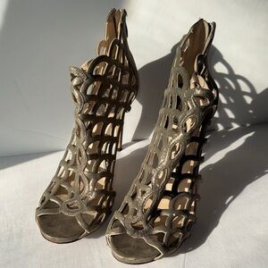 Vince Camuto Olive Gold Metallic Cutout Leather Caged Heels Size 9